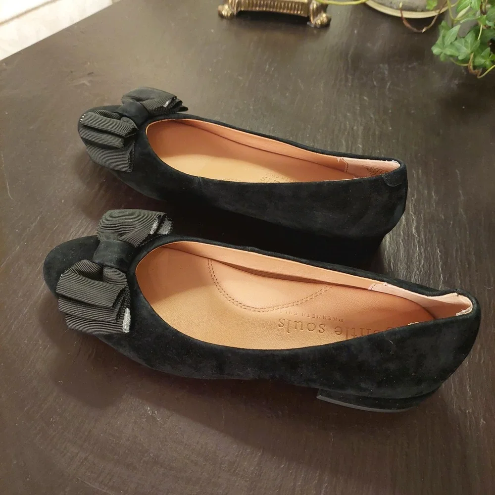 NEW! Gentle Souls Kenneth Cole Women's Atlas Flat Black Suede Bow‎ Size 5.5 $149